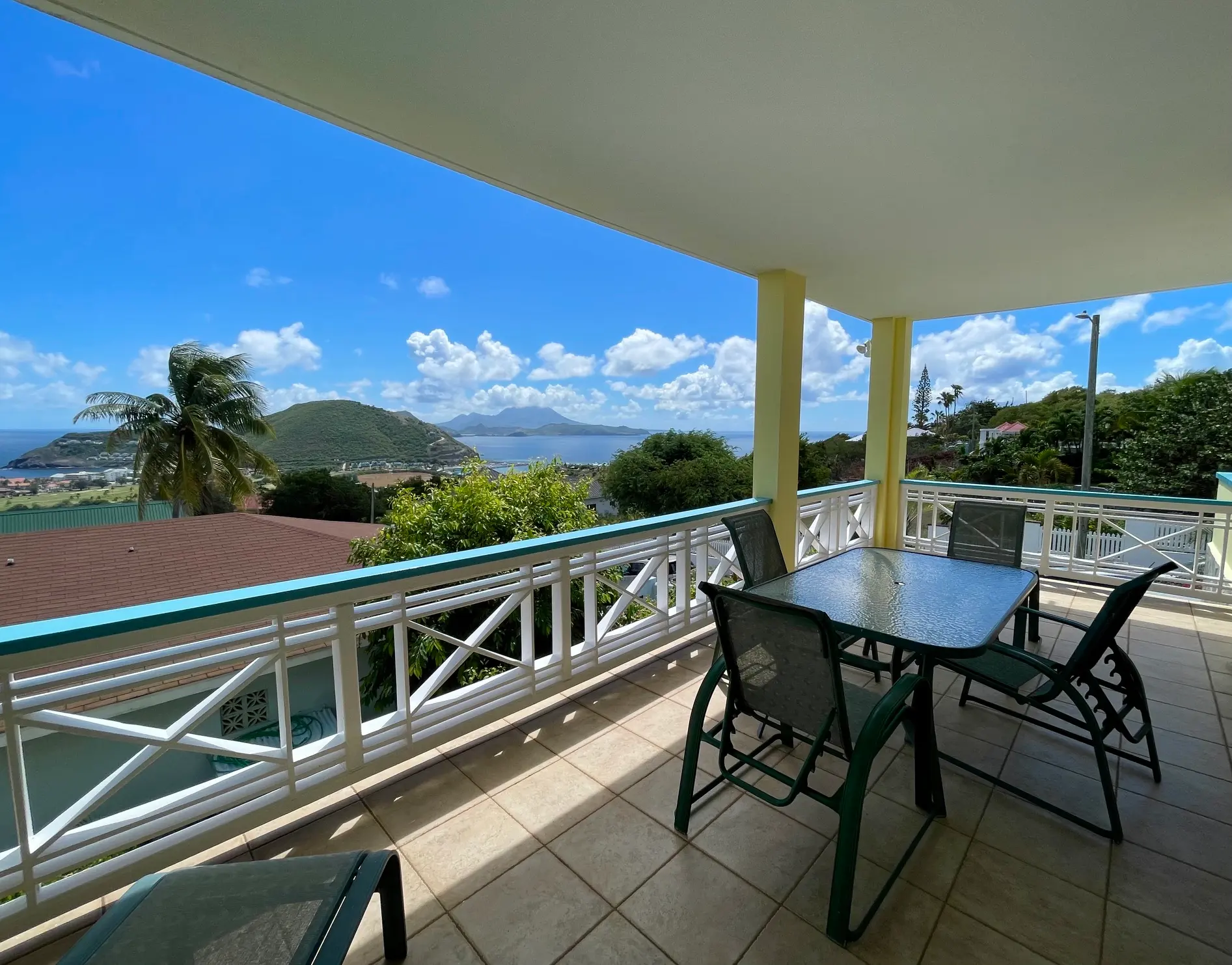 Covered terrace overlooking the peninsula and sea